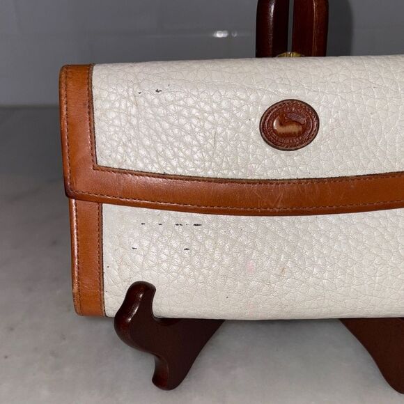 Dooney & Bourke Wallet Vintage Pebbled Leather Bifold Envelope Style Wallet - Picture 2 of 16